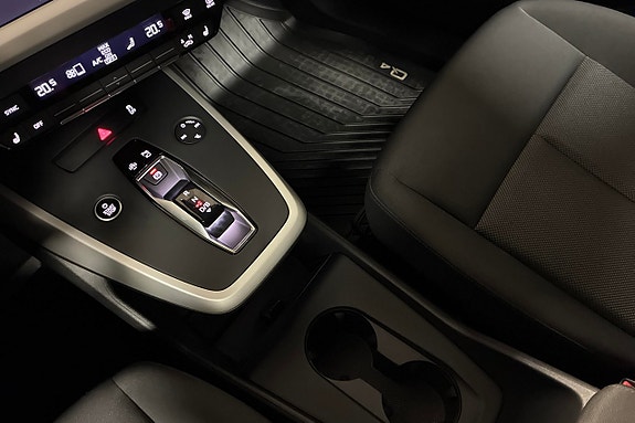 Audi e-tron 21 of 26