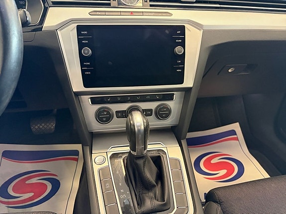 Volkswagen Passat 11 of 18