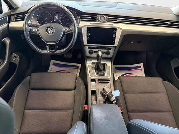 Volkswagen Passat 10 of 18
