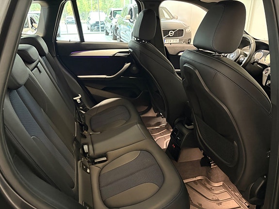 BMW X1 20 of 23