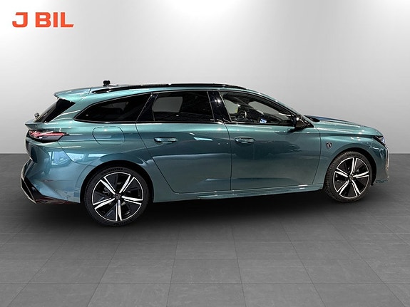 Peugeot 308 SW 16 of 18