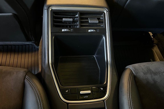 Porsche Panamera GTS 27 of 30