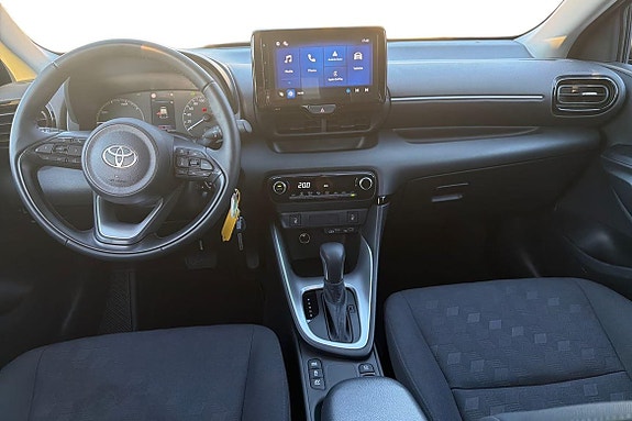 Toyota Yaris 10 of 21