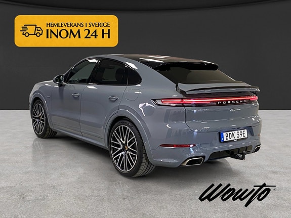 Porsche Cayenne 5 of 18