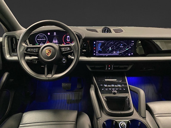 Porsche Cayenne 13 of 18