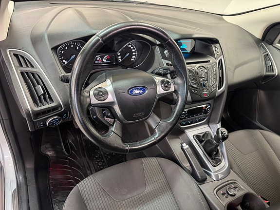 Ford Focus 9 of 15