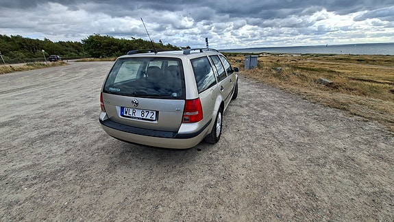 Volkswagen Golf IV 2 of 18