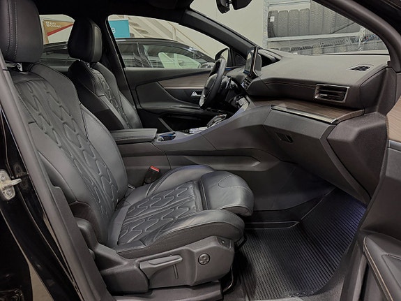 Peugeot 3008 8 of 12