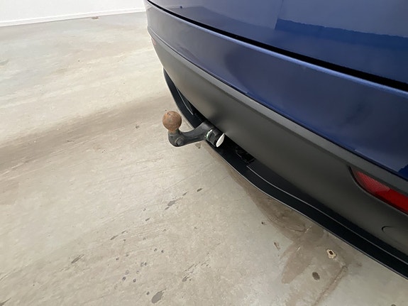 Tesla Model Y 11 of 30