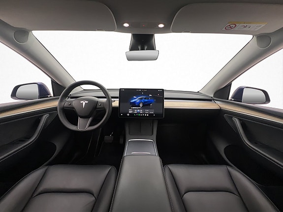 Tesla Model Y 15 of 30