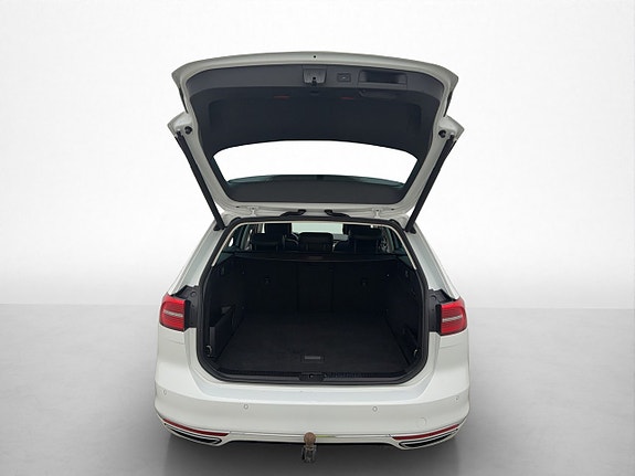 Volkswagen Passat 27 of 30