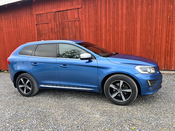 Volvo XC60 2 of 13
