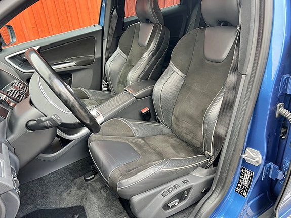 Volvo XC60 11 of 13