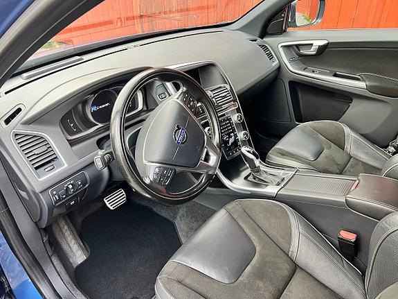 Volvo XC60 10 of 13