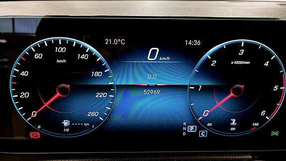 Mercedes-Benz GLB200 16 of 18
