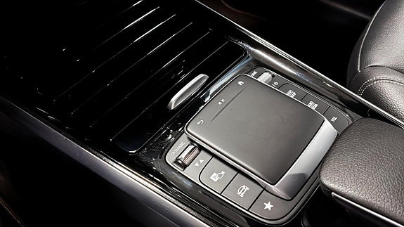 Mercedes-Benz GLB200 18 of 18