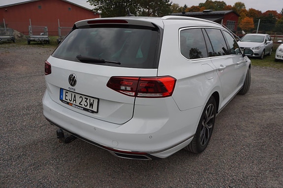 Volkswagen Passat 3 of 10