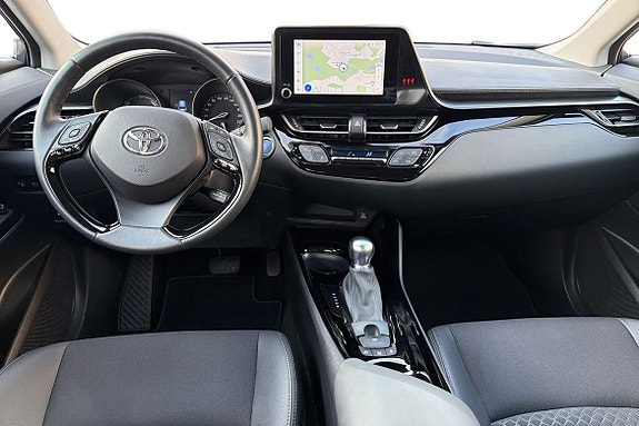 Toyota C-HR 10 of 21