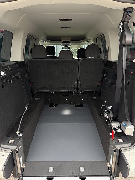 Volkswagen Caddy Maxi 4 of 24