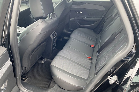 Peugeot 308 SW 6 of 7