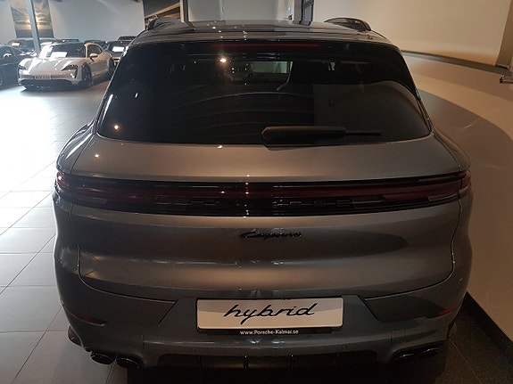 Porsche Cayenne 5 of 11