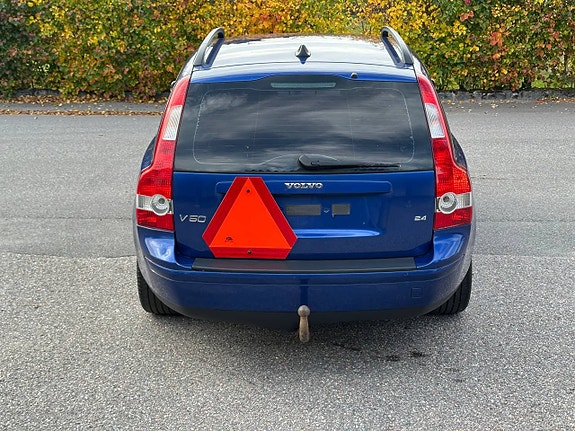 Volvo V50 2 of 12