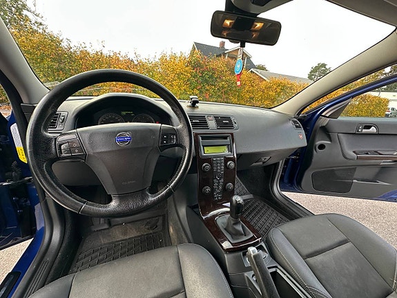 Volvo V50 9 of 12