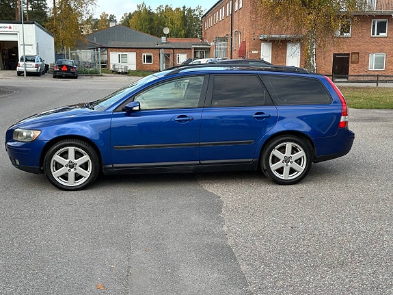Volvo V50 3 of 12