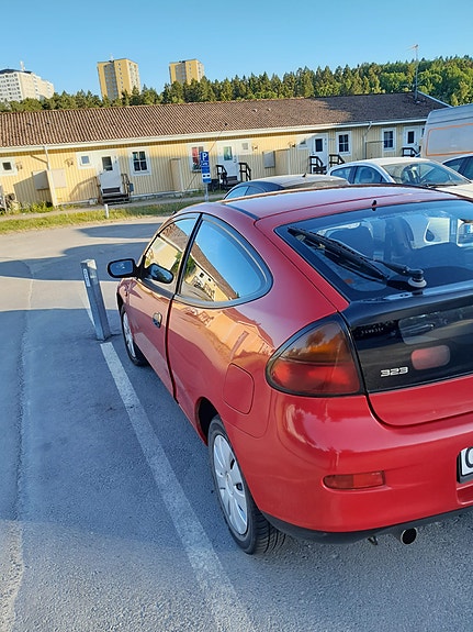 Mazda 323C 5 of 6