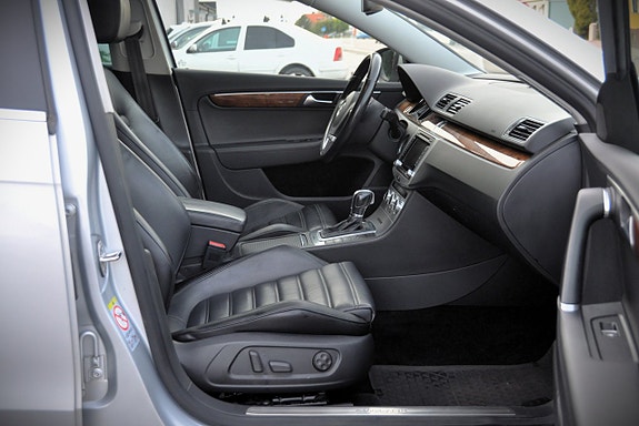 Volkswagen Passat Alltrack 10 of 20