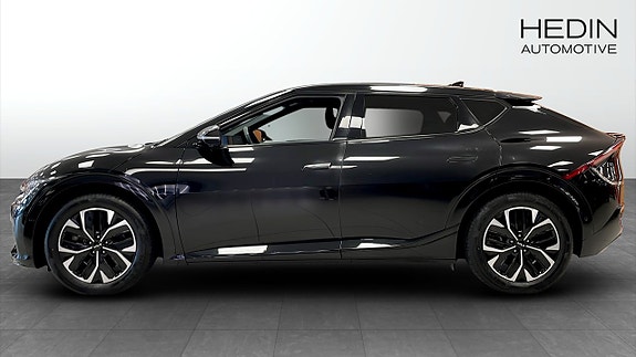 Kia EV6 4 of 12