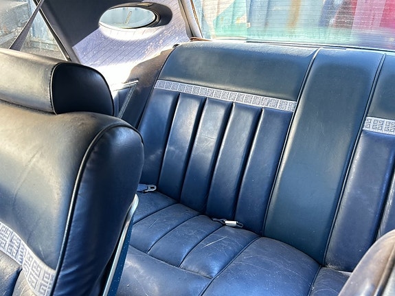Lincoln Continental 17 of 23
