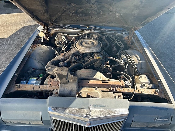 Lincoln Continental 23 of 23