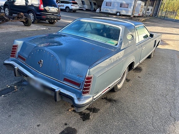 Lincoln Continental 5 of 23