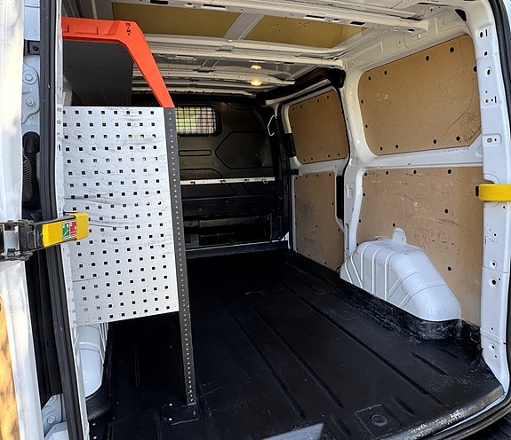 Ford Transit Custom 15 of 19