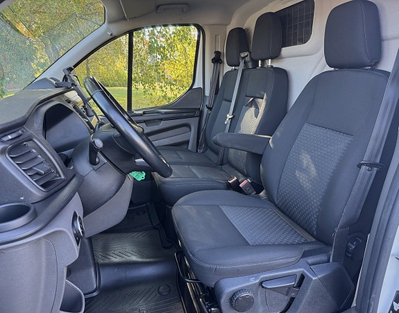 Ford Transit Custom 10 of 19