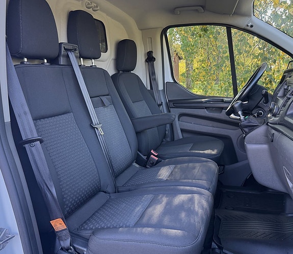 Ford Transit Custom 9 of 19