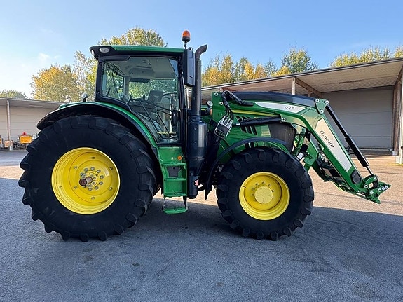 John Deere 6215 R 3 of 8