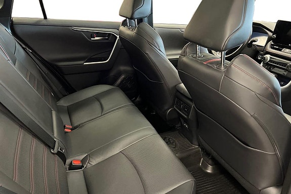 Toyota RAV4 9 of 30