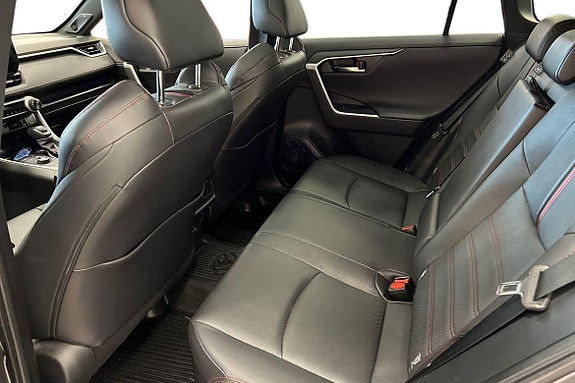 Toyota RAV4 13 of 30