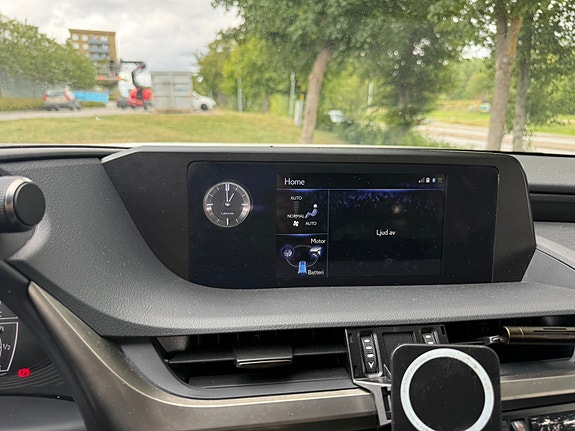 Lexus ES300h 8 of 9