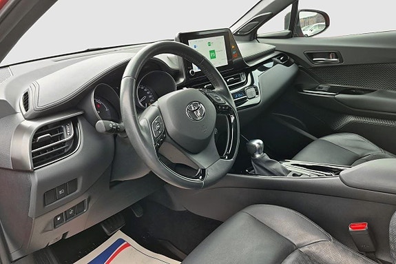 Toyota C-HR 7 of 11