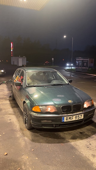 BMW 328i 5 of 5