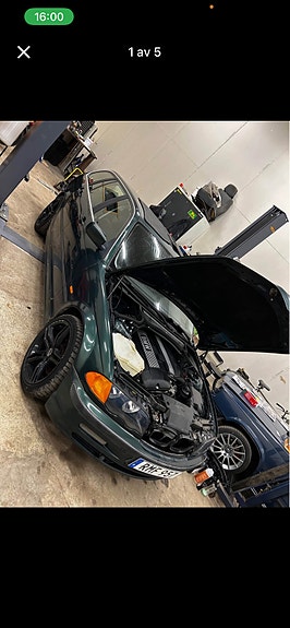BMW 328i 3 of 5