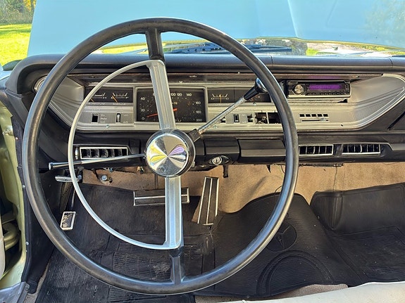 Plymouth Fury 14 of 19
