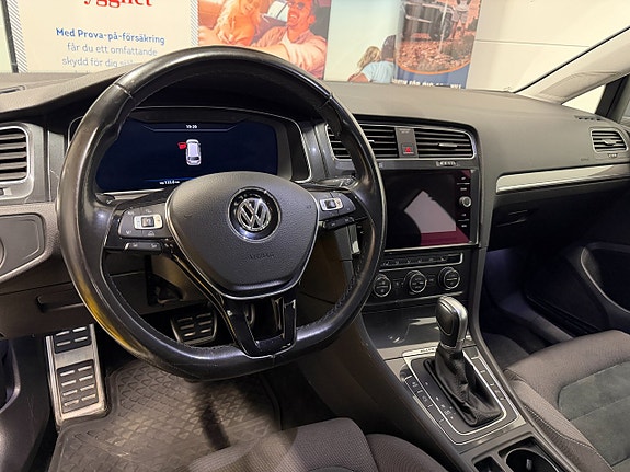 Volkswagen Golf Alltrack 24 of 30