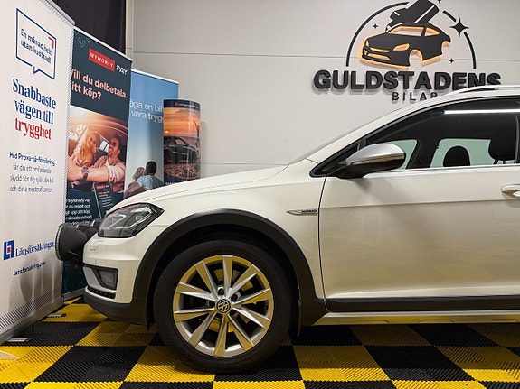 Volkswagen Golf Alltrack 13 of 30