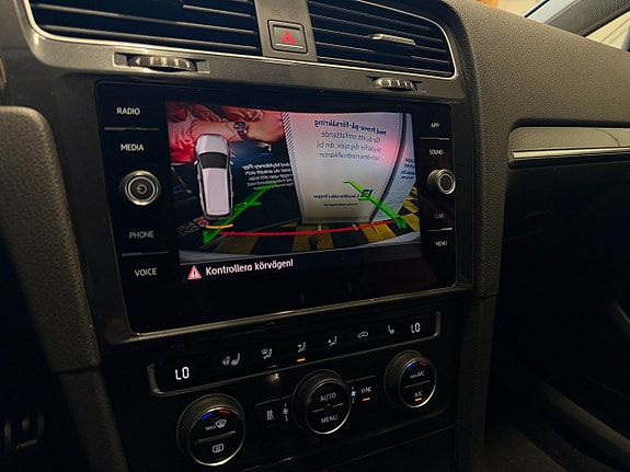 Volkswagen Golf Alltrack 27 of 30