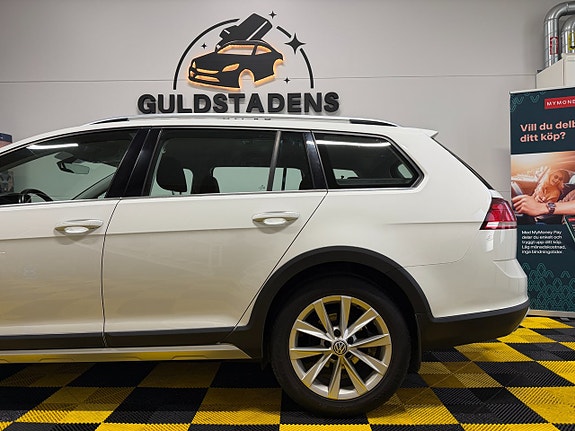 Volkswagen Golf Alltrack 12 of 30