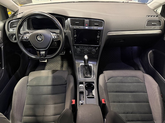 Volkswagen Golf Alltrack 19 of 30